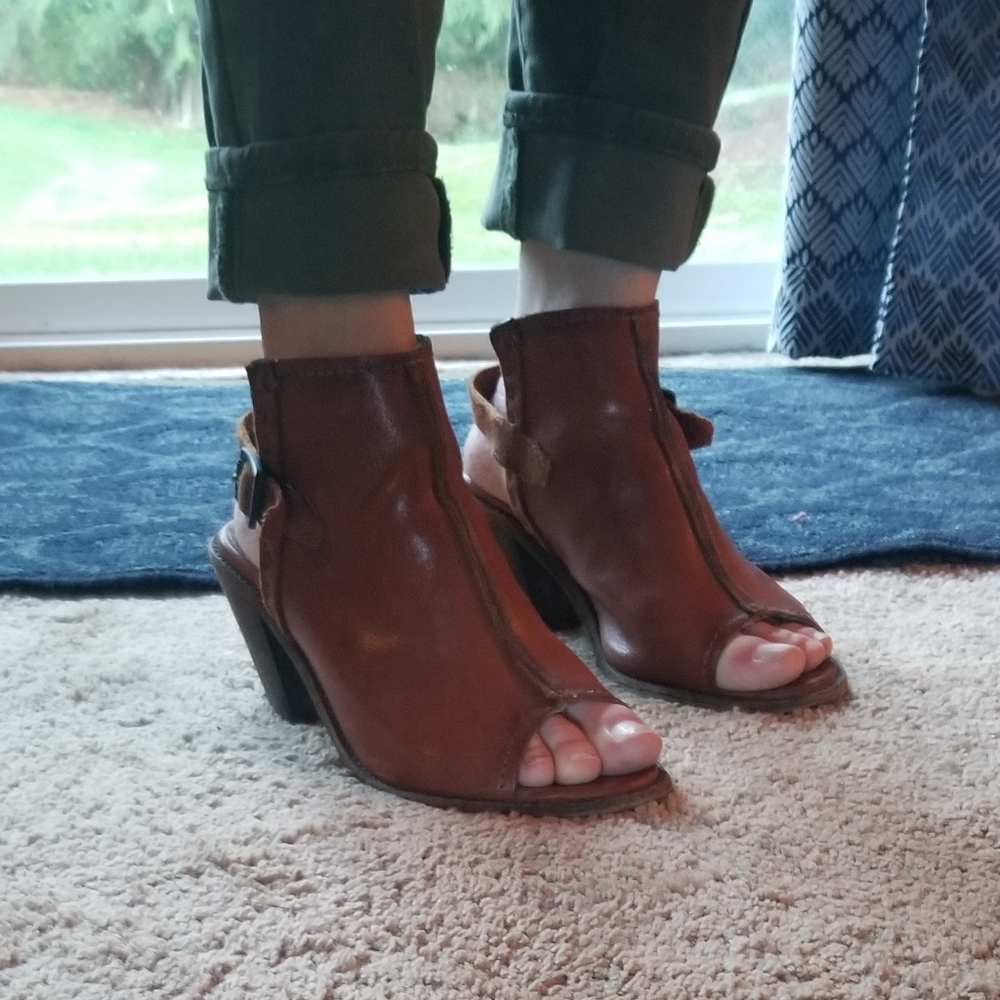 Frye mules